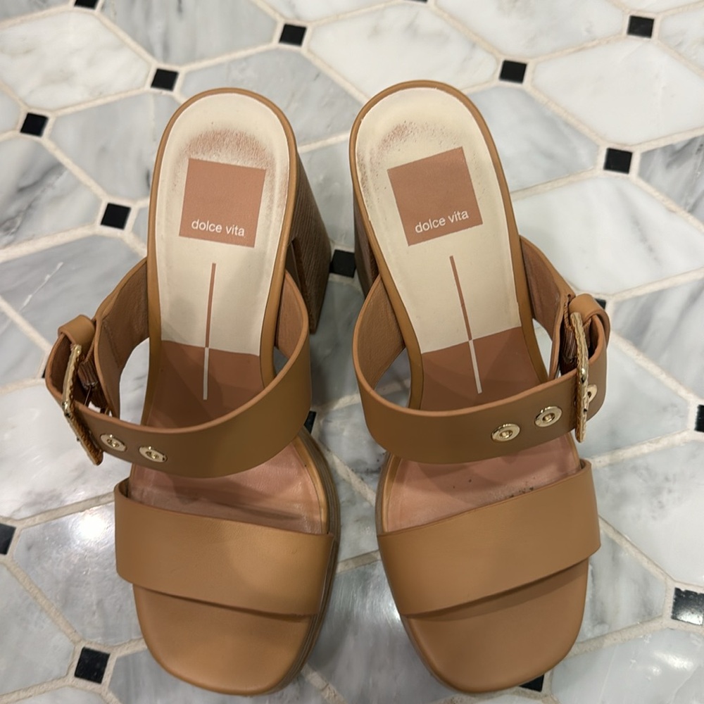 DV by Dolce Vita Dunkon Heels - Picture 5 of 8